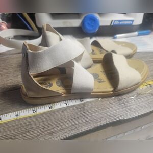 Sorel Ella‎ Gladiator Criss Cross Ankle Flat Sandal Size 7